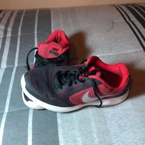 Nike Revolution 3’s